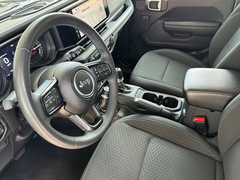 Used 2024 Jeep Wrangler Unlimited Rubicon 4xe AWD/4WD image 9