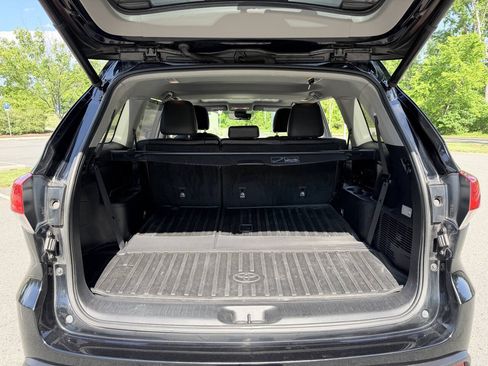 Used 2019 Toyota Highlander XLE AWD/4WD image 36