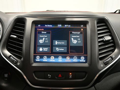 Used 2021 Jeep Cherokee Trailhawk AWD/4WD image 15