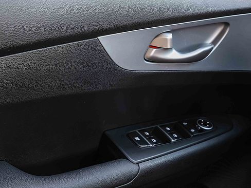 Certified 2024 Kia Forte LXS image 15