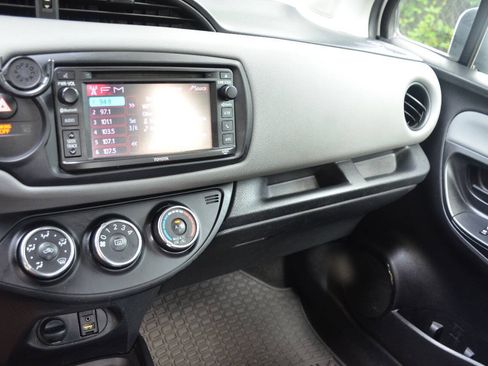 Used 2017 Toyota Yaris L FWD image 14