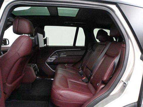 Used 2023 Land Rover Range Rover Long Wheelbase Autobiography image 12