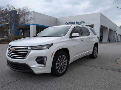 Used 2023 Chevrolet Traverse Premier image 4
