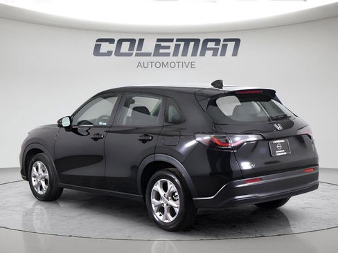Used 2023 Honda HR-V LX image 3