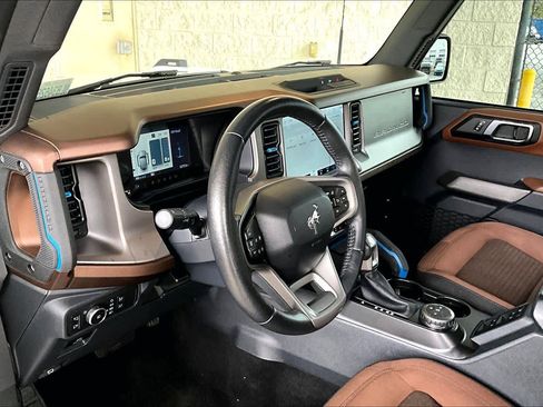 Used 2022 Ford Bronco Outer Banks image 17