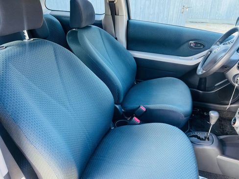 Used 2008 Toyota Yaris 2-Door Hatchback image 16