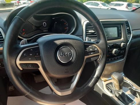 Used 2016 Jeep Grand Cherokee Laredo w/ Quick Order Package 23E AWD/4WD image 11