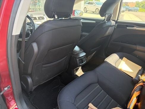 Used 2013 Ford Fusion SE FWD image 18