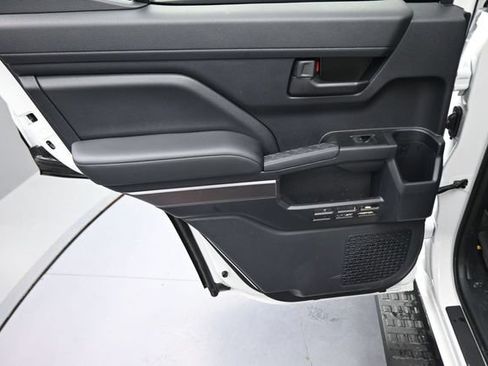 Used 2026 Toyota 4Runner SR5 AWD/4WD image 18