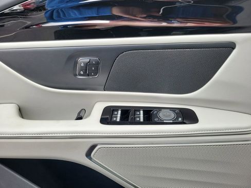 New 2026 Lincoln Nautilus Premier image 18