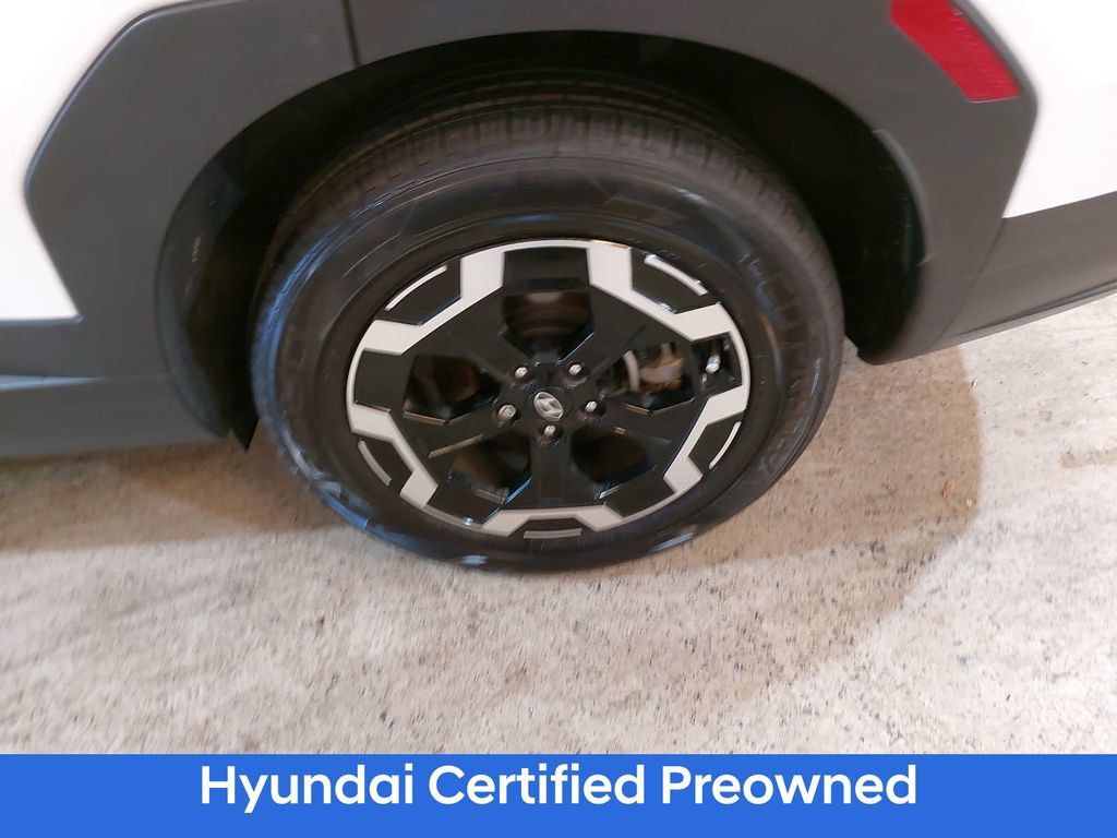 Used 2025 Hyundai Santa Fe SEL FWD image 29