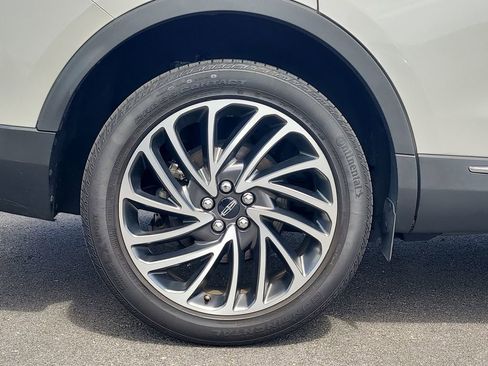 Certified 2020 Lincoln Nautilus Reserve w/ Equipment Group 201A AWD/4WD image 5