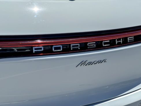 Certified 2023 Porsche Macan AWD/4WD image 27