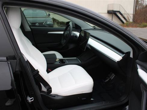 Used 2021 Tesla Model 3 Performance image 13