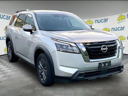 Used 2025 Nissan Pathfinder SV