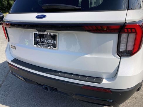 Used 2025 Ford Explorer ST-Line w/ Premium Package image 4