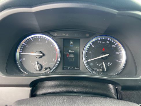 Used 2014 Toyota Highlander XLE AWD/4WD image 30