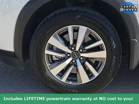 Used 2025 Nissan Pathfinder SL image 9