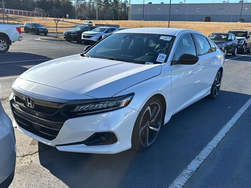 Used 2021 Honda Accord Sport image 2