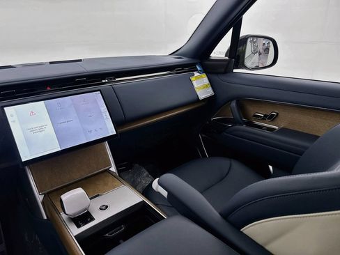 New 2026 Land Rover Range Rover SV AWD/4WD image 24