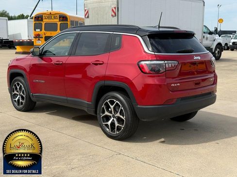Used 2025 Jeep Compass Limited AWD/4WD image 7