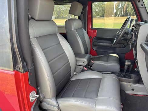 Used 2008 Jeep Wrangler X w/ Black Appearance Group AWD/4WD image 10