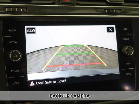 Used 2021 Volkswagen Tiguan SE AWD/4WD image 5