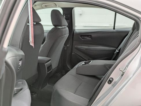 Used 2022 Toyota Corolla LE image 9