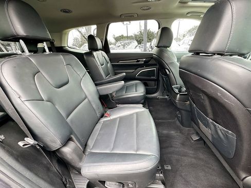Used 2025 Kia Telluride S image 30