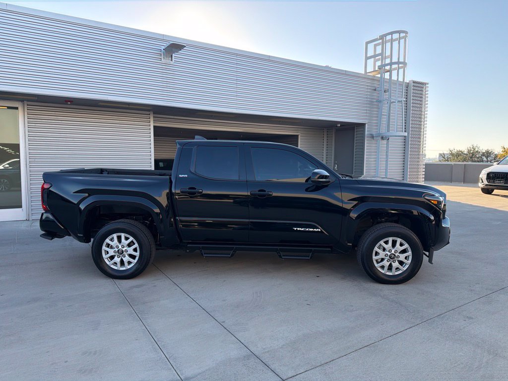 Used 2025 Toyota Tacoma SR5 RWD image 4