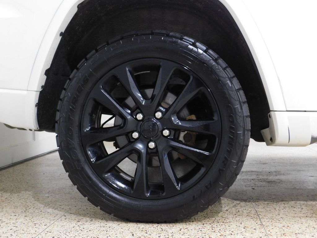 Used 2020 Jeep Grand Cherokee Altitude AWD/4WD image 77