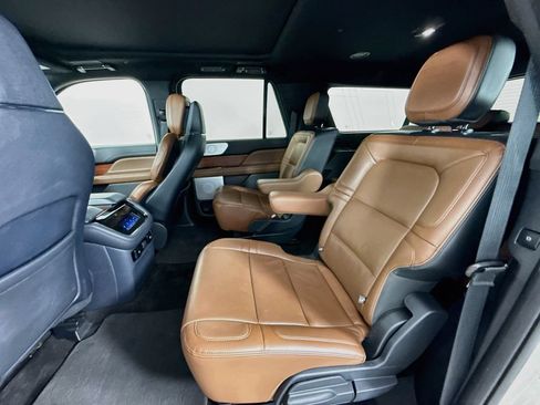 Used 2022 Lincoln Navigator L Reserve AWD/4WD image 23