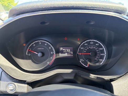 Used 2019 Subaru Crosstrek 2.0i AWD/4WD image 34