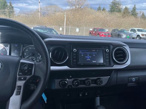 Used 2019 Toyota Tacoma SR5 image 19
