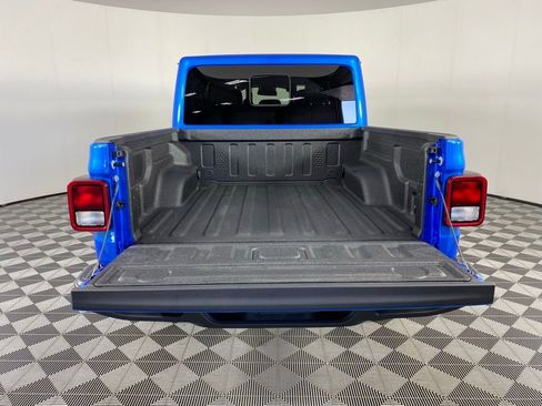 New 2025 Jeep Gladiator High Tide image 17