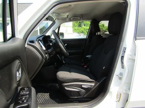 Used 2022 Jeep Renegade Sport w/ Sport Appearance Group AWD/4WD image 11