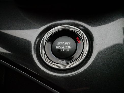 Used 2022 Jeep Grand Cherokee L Laredo image 28