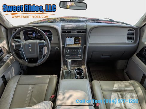 Used 2016 Lincoln Navigator Select RWD image 13