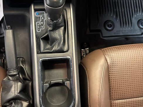 Used 2018 Toyota Tacoma Limited image 28