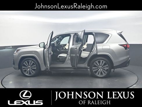 Used 2023 Lexus LX 600 4WD w/ Accessory Package (Z1) image 28