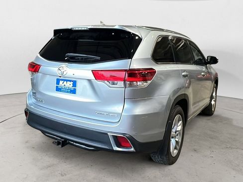 Used 2017 Toyota Highlander Limited AWD/4WD image 6