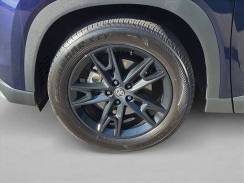 Used 2025 Toyota Grand Highlander AWD Hybrid image 9
