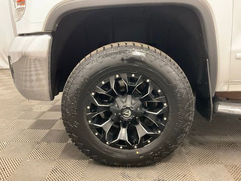 Used 2018 GMC Sierra 2500 SLE w/ SLE Preferred Package image 7