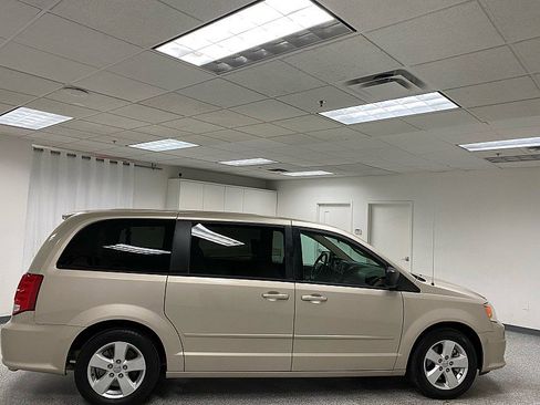 Used 2014 Dodge Grand Caravan SE w/ Quick Order Package 29E SE image 4