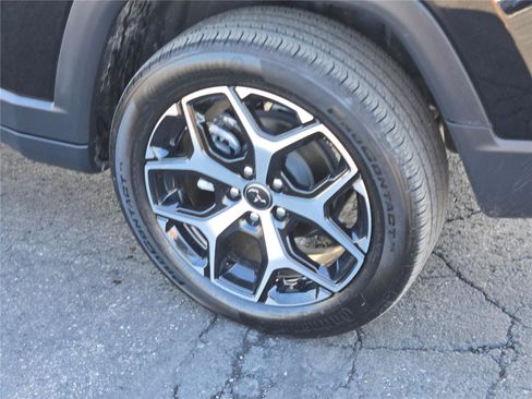Used 2025 Jeep Compass Limited AWD/4WD image 18