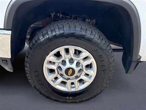 Used 2024 Chevrolet Silverado 2500 LT w/ Convenience Package AWD/4WD image 14
