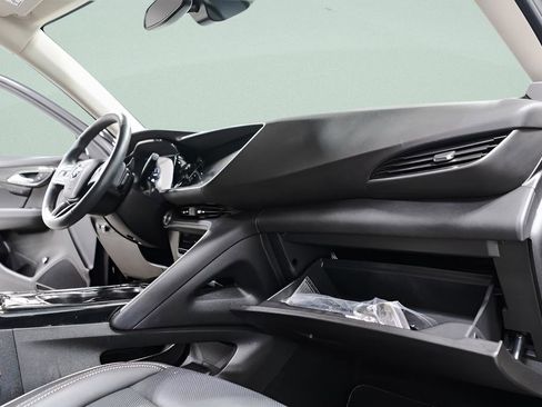 Used 2023 Buick Envision Essence image 37