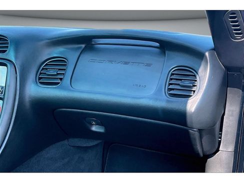 Used 2002 Chevrolet Corvette Coupe w/ Preferred Equipment Group2 RWD image 34