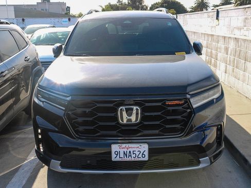 Used 2024 Honda Pilot TrailSport image 2