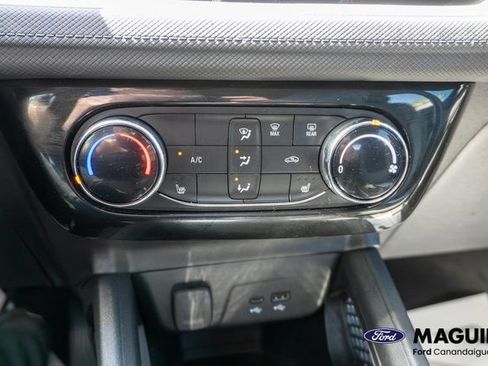 Used 2024 Chevrolet TrailBlazer LT w/ LT Cold Weather Package AWD/4WD image 25